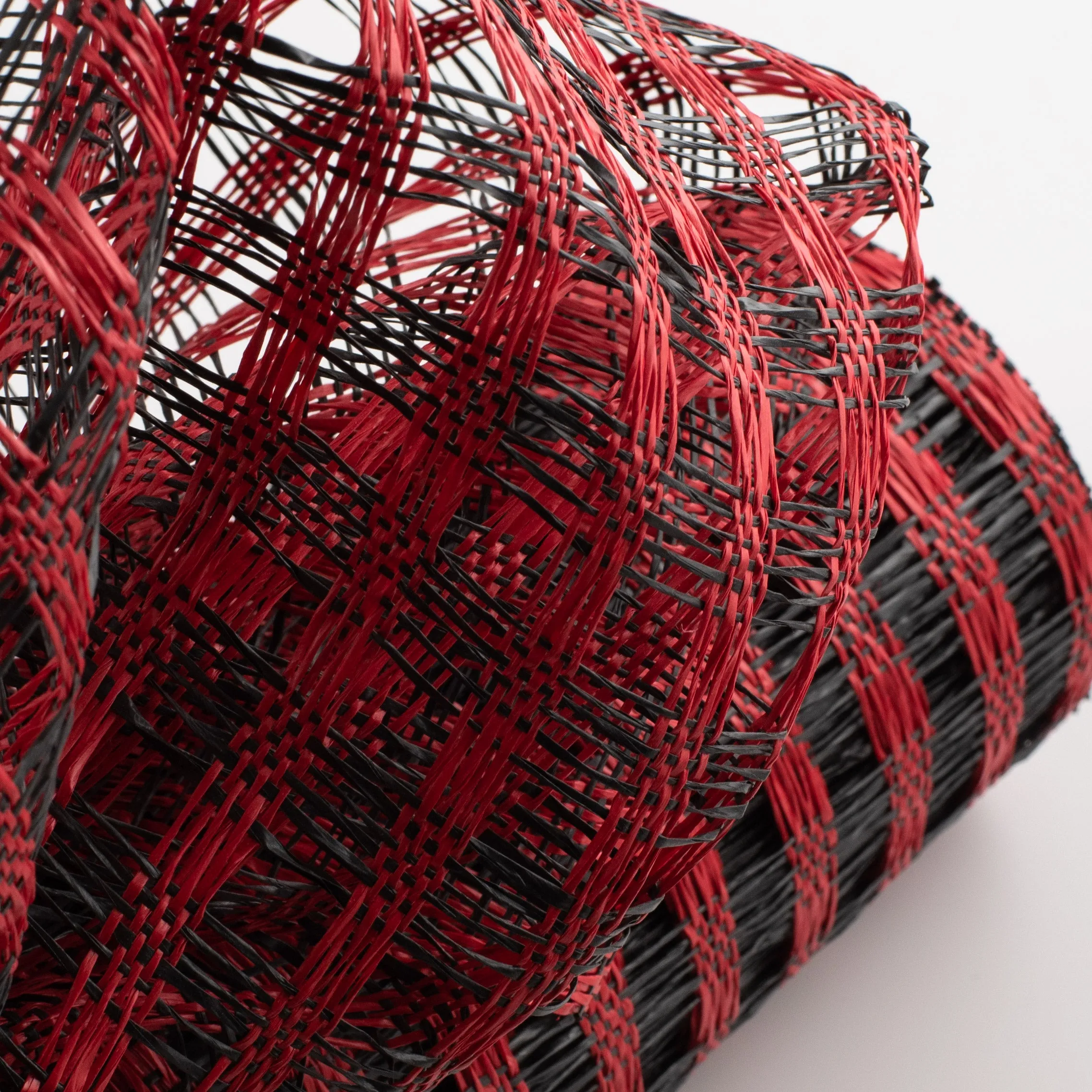 21" Poly Burlap Check Mesh: Black & Red